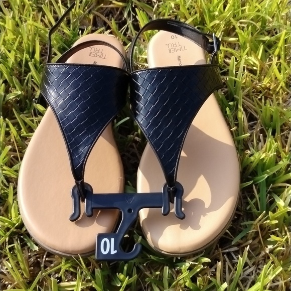 Time and tru sandels - Picture 3 of 4